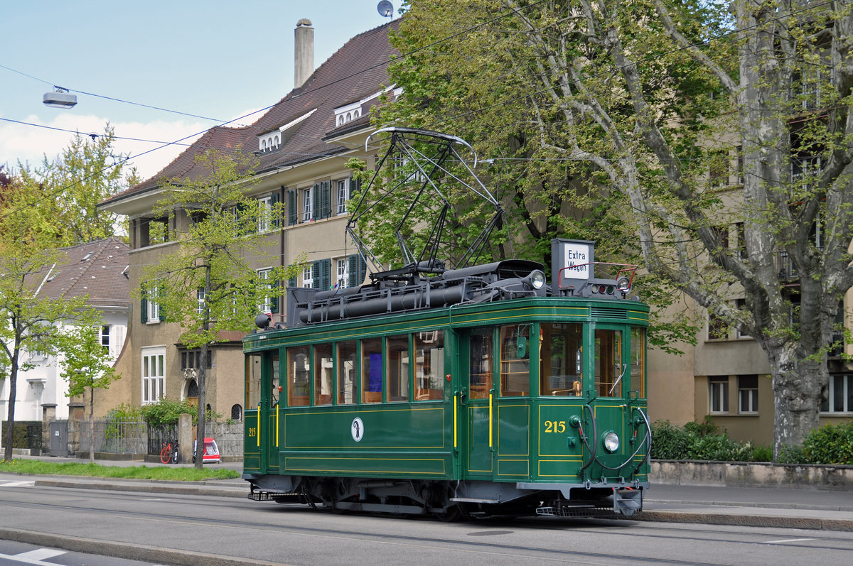 Be 2/2 215 fährt auf einer Dienstfahrt Richtung Aeschenplatz. Die Aufnahme stammt vom 29.04.2016.