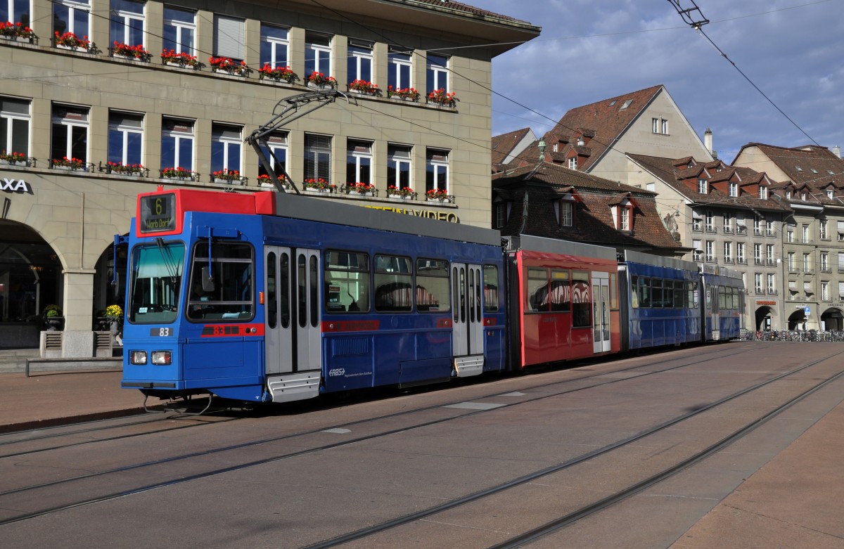 Be 4/10 mit der Betriebsnummer 83 auf der Linie 6 beim Casinoplatz. Die Aufnahme stammt vom 08.11.2013.
