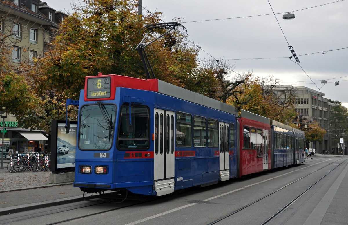 Be 4/10 mit der Betriebsnummer 84 auf der Linie 6 beim Bubenbergplatz. Die Aufnahme stammt vom 08.11.2013.