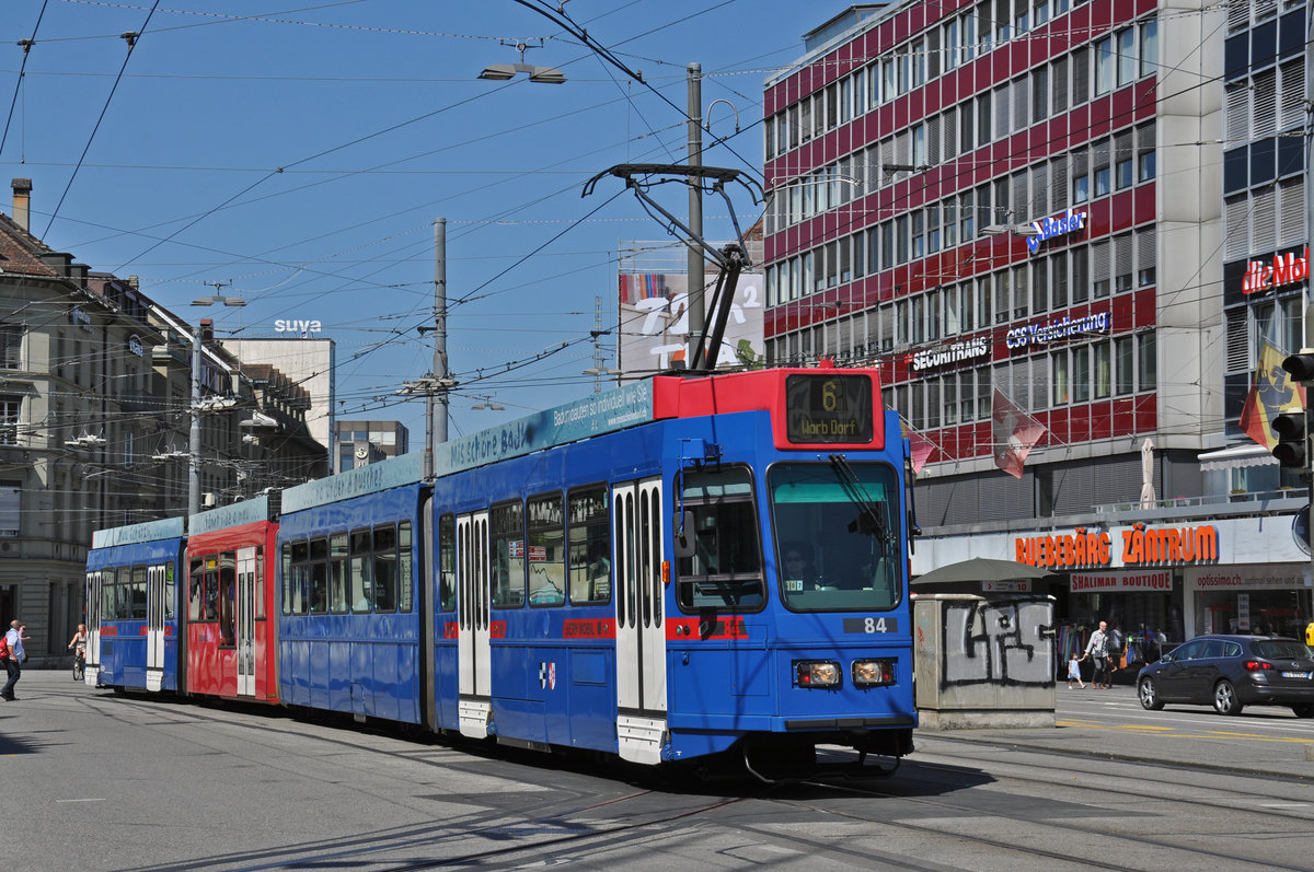 Be 4/10 Nr. 84 der RBS, auf der Linie 6, fährt zur Haltestelle beim Bahnhof Bern. Die Aufnahme stammt vom 09.07.2018.
