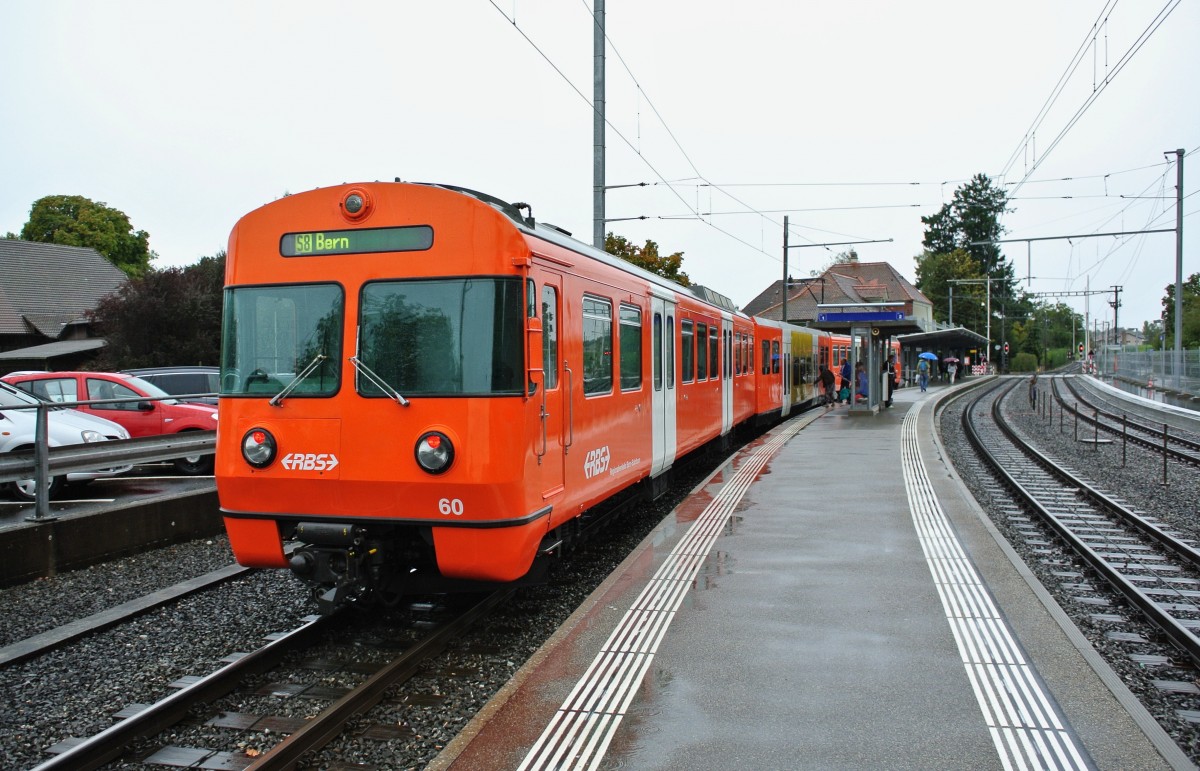 Be 4/12 Nr. 60 auf dem mittlerweile nicht mehr genutzten Gleis 1 in Jegenstorf, 10.10.2013.