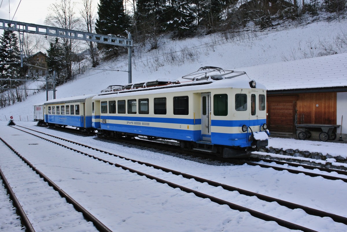 Be 4/4 1003, AB 304 und Gk 514 abgestellt in Gstaad, 24.11.2013.