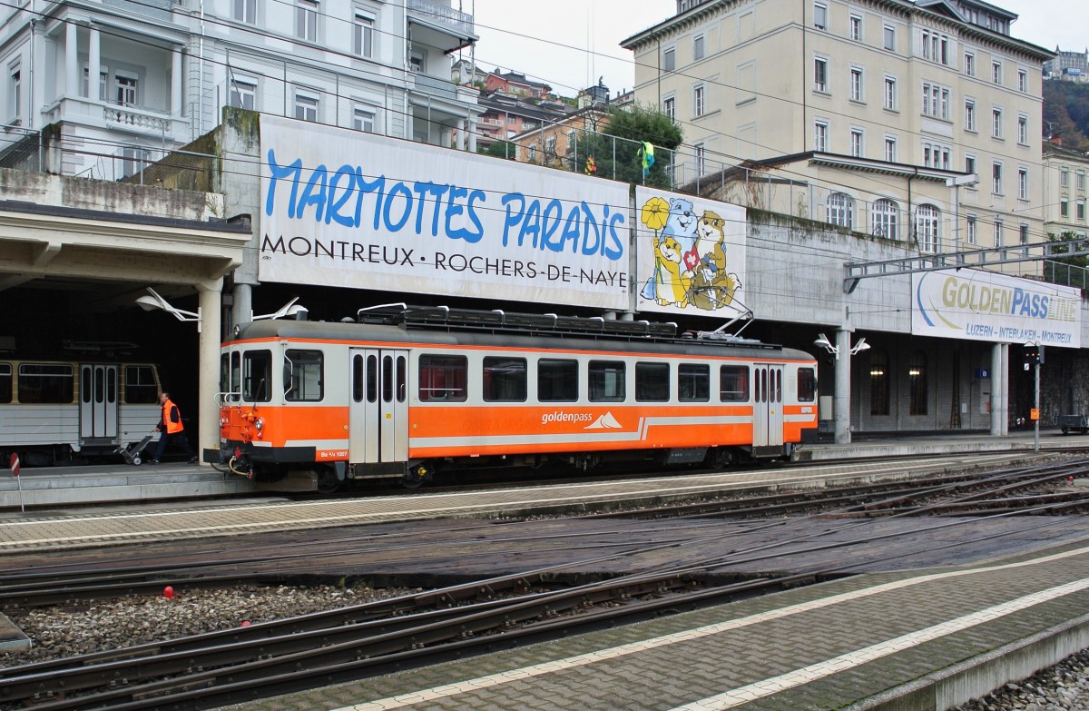 Be 4/4 1007, ex. ASM Oberaargau, in Montreux. Der Triebwagen dient als Rangierfahrzeug, wird jedoch bei Rollmaterialmangel auch im Regionalzugsdienst eingesetzt, 20.11.2013.