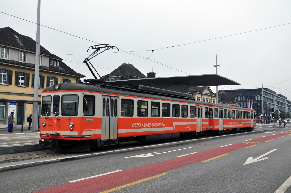 Be 4/4 301 und der Bt 153 am Bahnhof Solothurn. Die Aufnahme stammt vom 02.11.2011