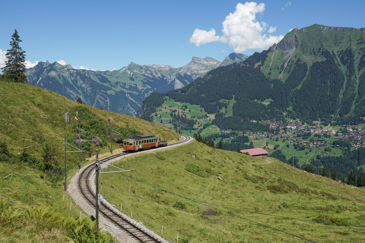 Be 4/4 31 rollt am 14.08.2016 von Winteregg Richtung Grütschalp.