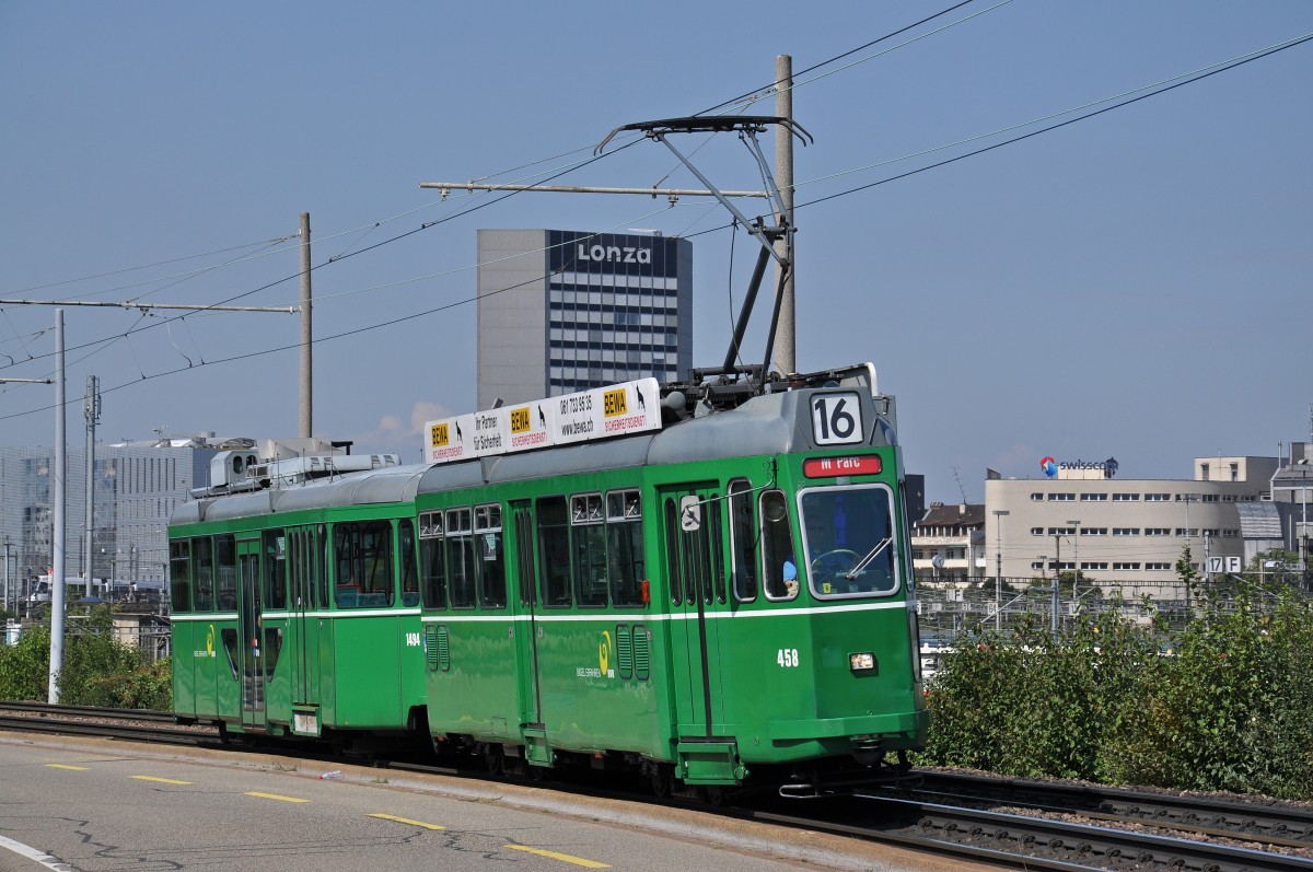 Be 4/4 458 zusammen mit dem B 1494 S auf der Linie 16 fahren zur provisorischen Endstation beim M-Parc. Die Aufnahme stammt vom 08.09.2014.