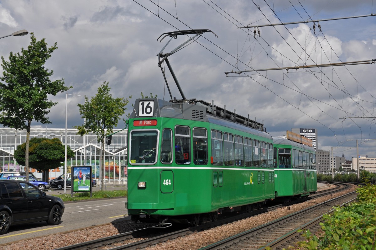Be 4/4 464 zusammen mit dem B 1479 S auf der Linie 16 fahren zur Endstation beim M-Parc. Die Aufnahme stammt vom 14.08.2014.
