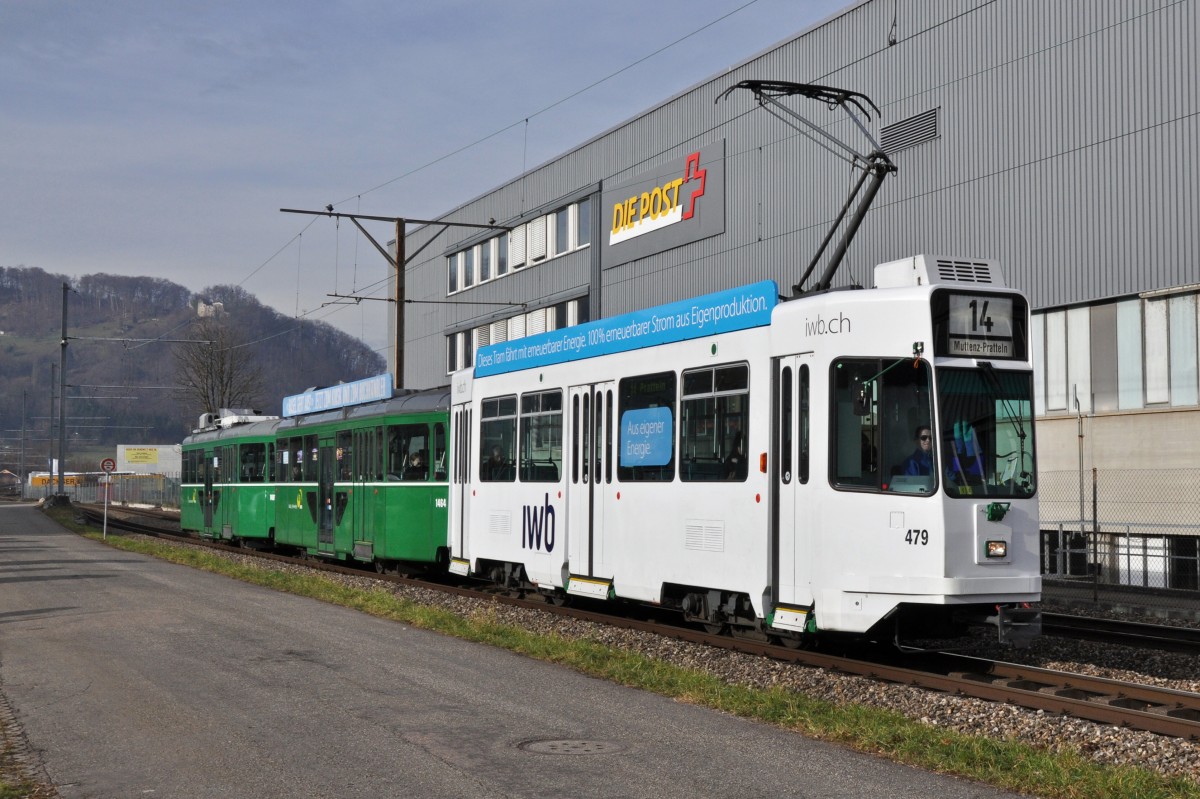 Be 4/4 479 mit der neuen IWB Werbung zusammen mit zwei Sänften Anhängern (B 1464 S und B 1481 S) auf der Linie 14 kurz vor der Haltestelle Kästeli. Die Aufnahme stammt vom 09.01.2014.