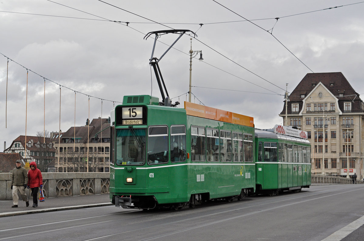 Be 4/4 479 zusammen mit dem B4S 1489, auf der Linie 15, überquert die Mittlere Rheinbrücke. Die Aufnahme stammt vom 29.11.2017.
