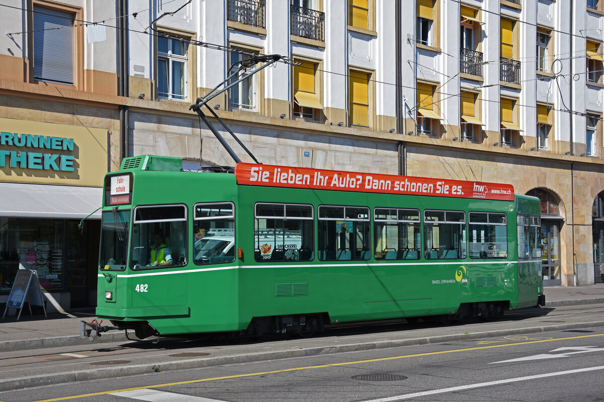 Be 4/4 482 wendet mit der Fahrschule beim badischen Bahnhof. Die Aufnahme stammt vom 25.08.2022.