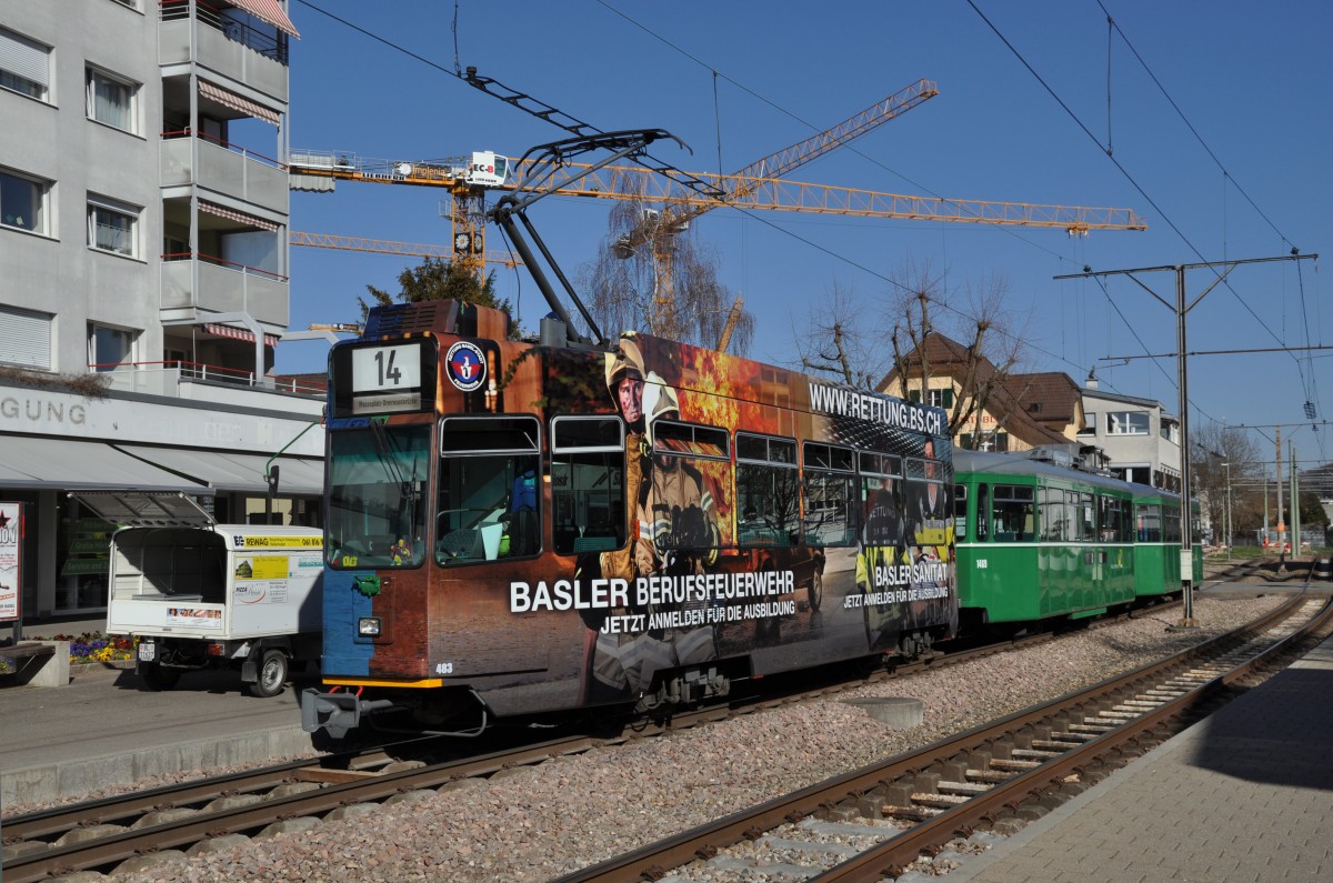 Be 4/4 483 mit der Personalwerbung für die Polizei, Feuerwehr und die Rettung an der Abfahrtshaltestelle in Pratteln. Die Aufnahme stammt vom 17.03.2014.