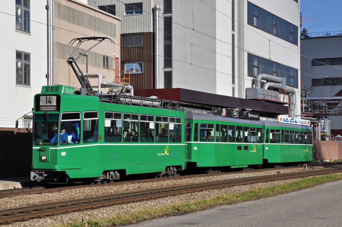 Be 4/4 489 zusammen mit dem B 1486S und dem B 1504 auf der Linie 14 bei der Haltestelle Kästeli. Die Aufnahme stammt vom 12.02.2014.