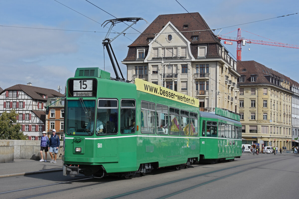 Be 4/4 501 zusammen mit dem B4S 1472, auf der Linie 15, �berquert am 21.09.2026 die Mittlere Rheinbr�cke. Aufnahme Basel.