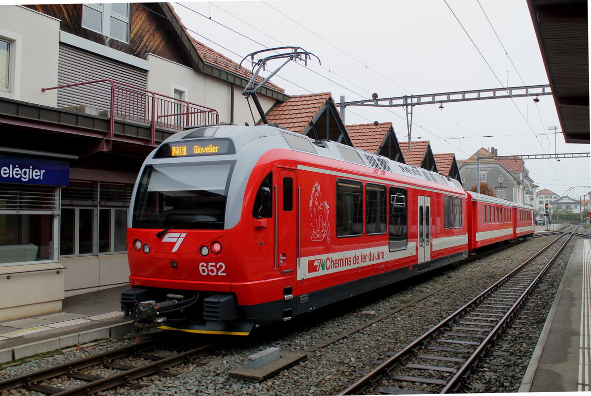 Be 4/4 652 ''Le Machaon'' am 22.10.2019 in Saignelégier als Regio nach Glovelier