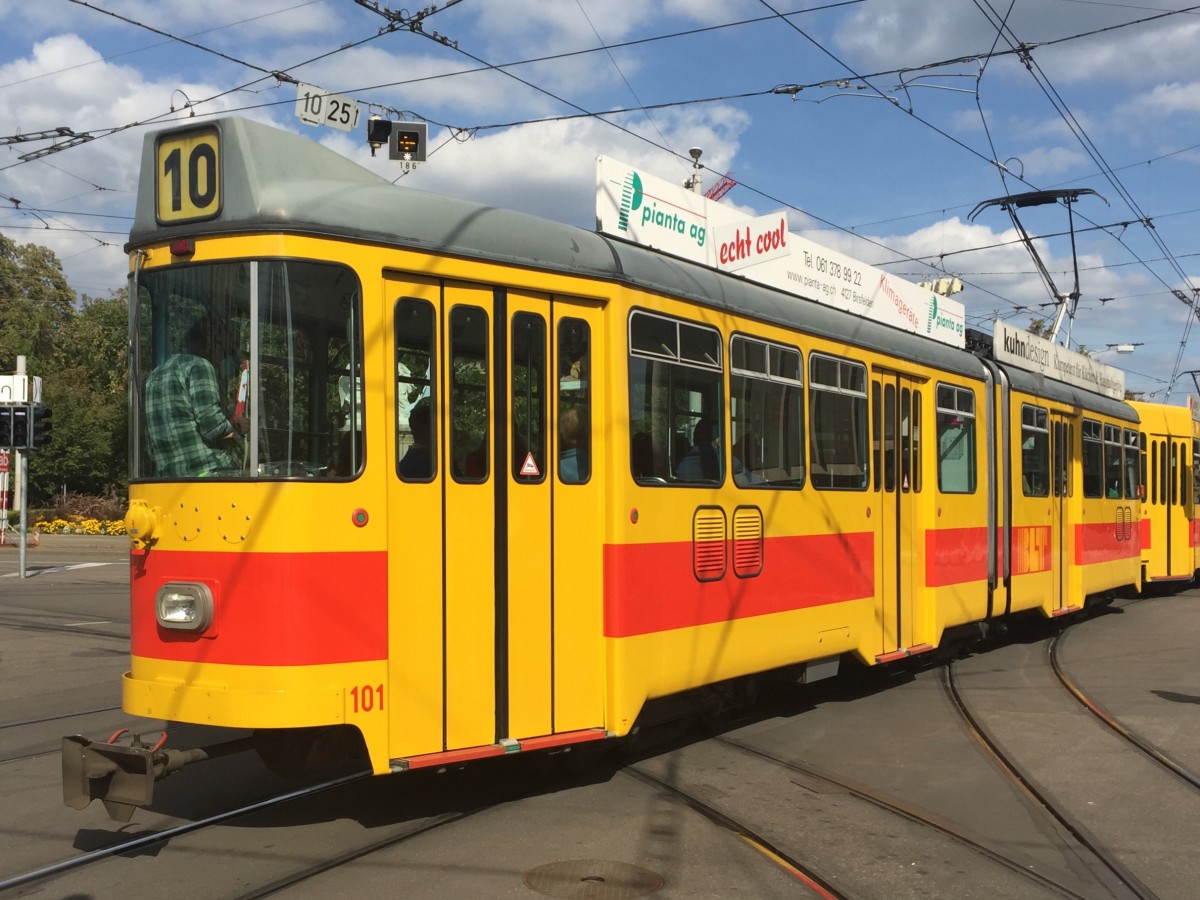 Be 4/6 101 unterwegs auf der Linie 10 am Bhf. SBB, 27.09.15