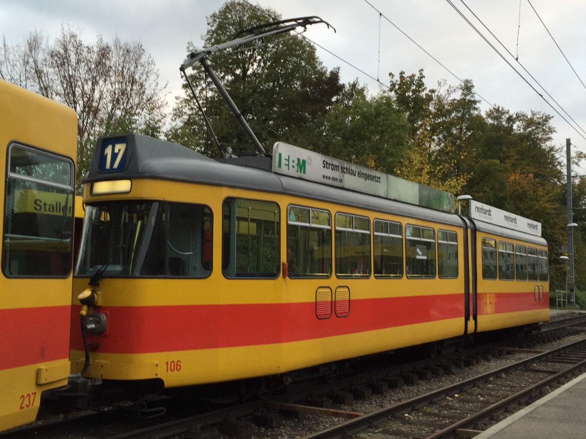 Be 4/6 106 unterwegs auf der Linie 17 am Stallen, 21.10.15