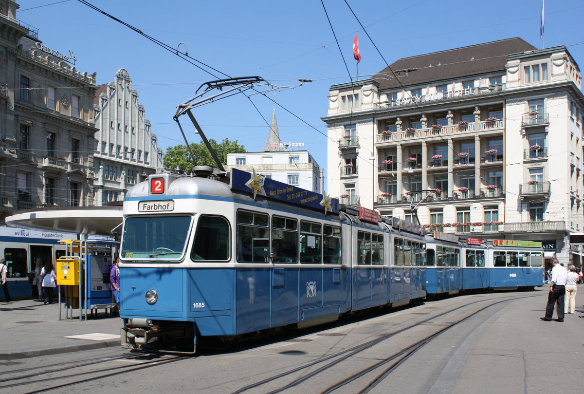 Be 4/6 1685+1688 am Paradeplatz am 25.06.2010.