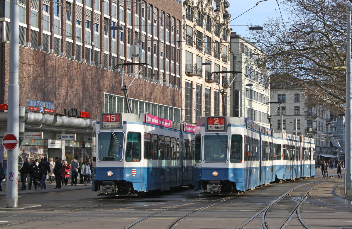 Be 4/6 2007 und 2075 beim Bellevue am 08.01.2011.