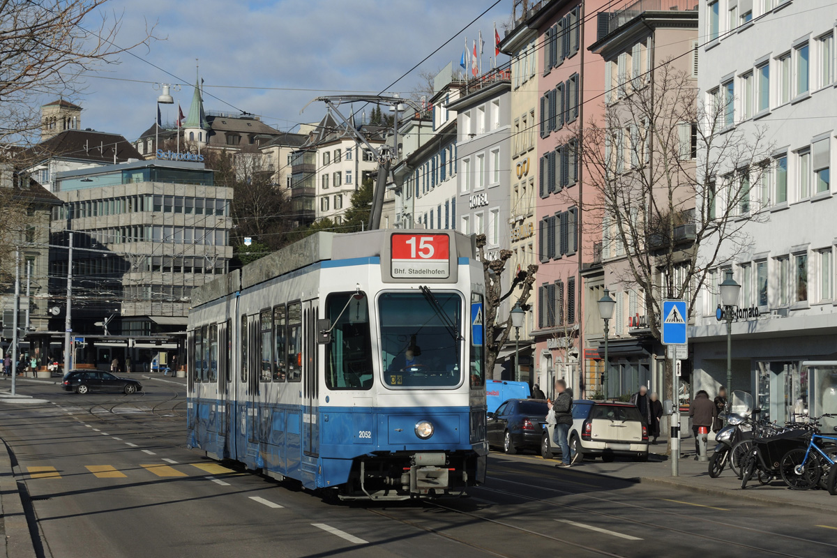 Be 4/6 2052 in Zürich, Central am 14.02.2018.