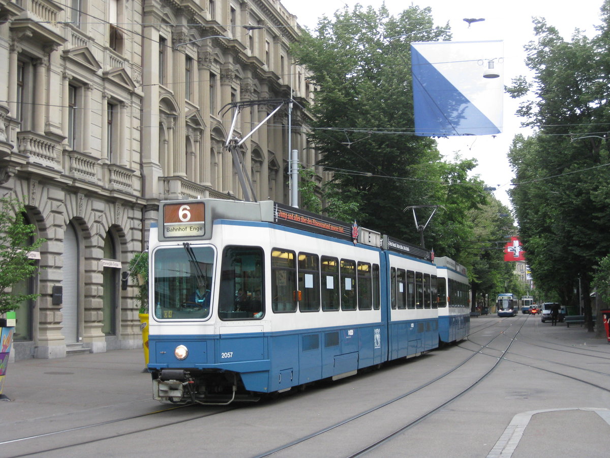 Be 4/6 2057 vor dem Paradeplatz am 28.05.2009.