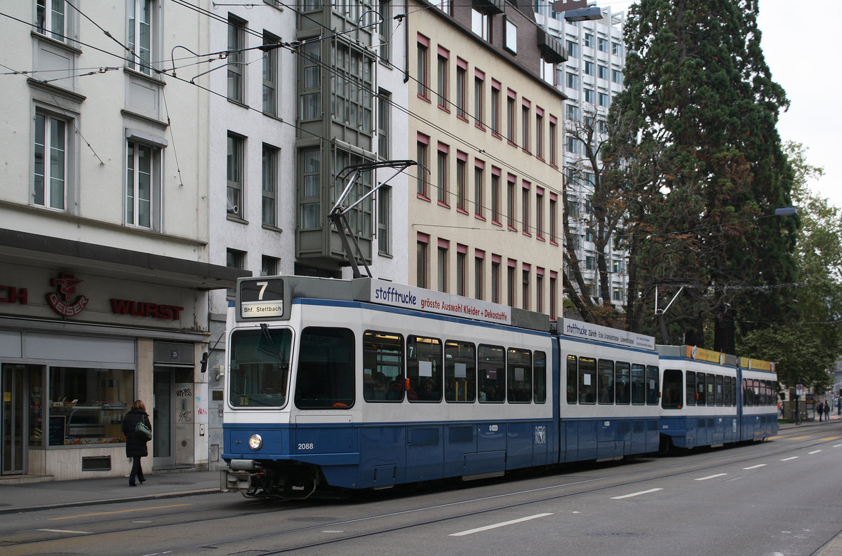 Be 4/6 2088 bei der Haltestelle Tunnelstrasse am 22.10.2010.