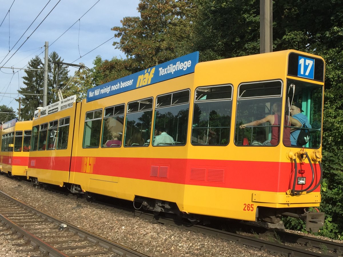 Be 4/6 265 unterwegs auf der Linie 17 am Stallen. Die Aufnahme stammt vom 02.09.2016