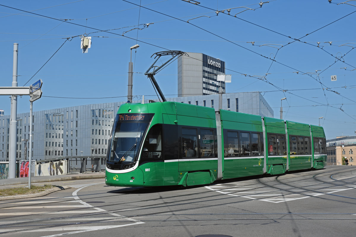 Be 4/6 6017, auf der Linie 15, fährt zur Haltestelle Heiliggeistkirche. Die Aufnahme stammt vom 26.08.2019.