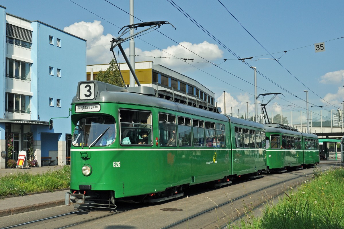 Be 4/6 626 zusammen mit dem Be 4/6 629 auf der Linie 3 fahren zur Haltestelle Waldenburgerstrasse. Die Aufnahme stammt vom 16.09.2014.