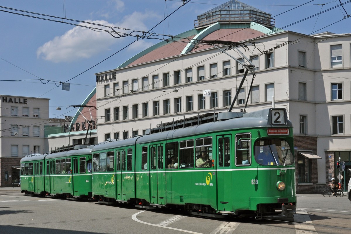 Be 4/6 639 zusammen mit dem Be 4/6 644 auf der Linie 2 fahren Richtung Bahnhof SBB. Die Aufnahme stammt vom 26.06.2014.