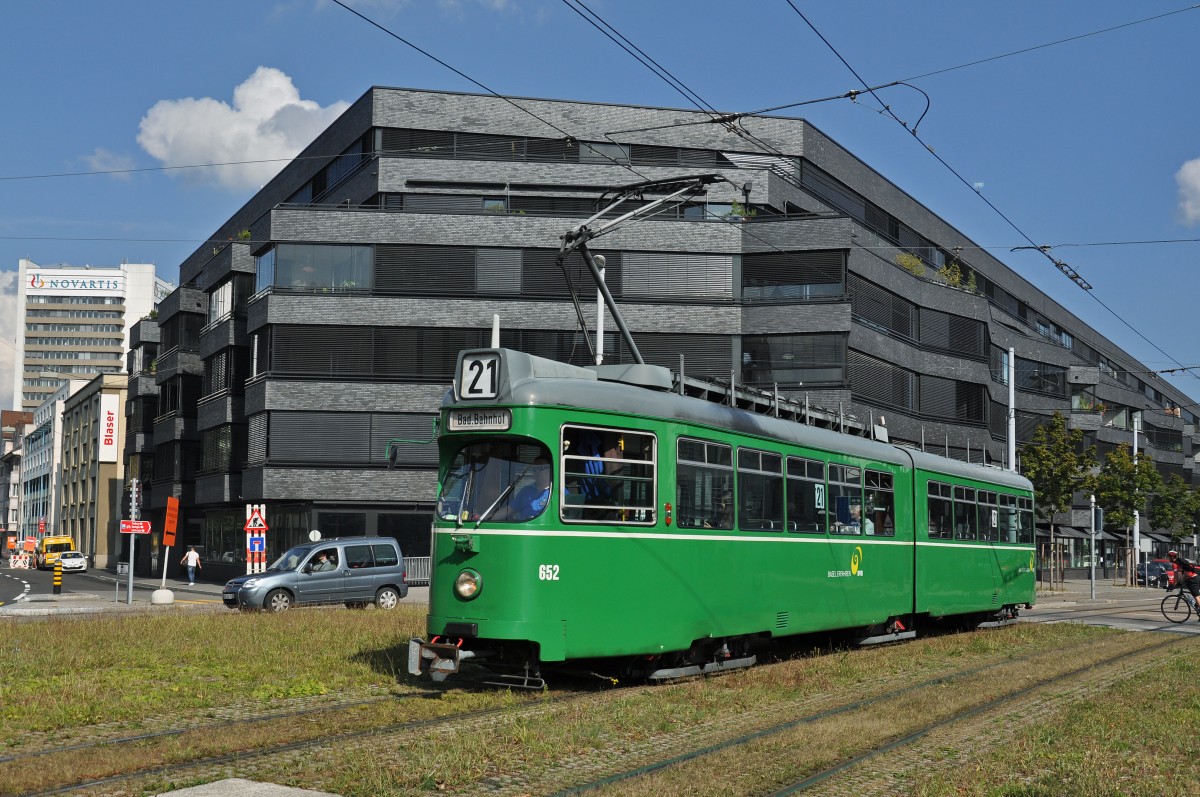 Be 4/6 652 auf der Linie 21 überquert den Lothringerplatz und fährt zur Endstation beim St. Johann Bahnhof. Die Aufnahme stammt vom 16.09.2014.