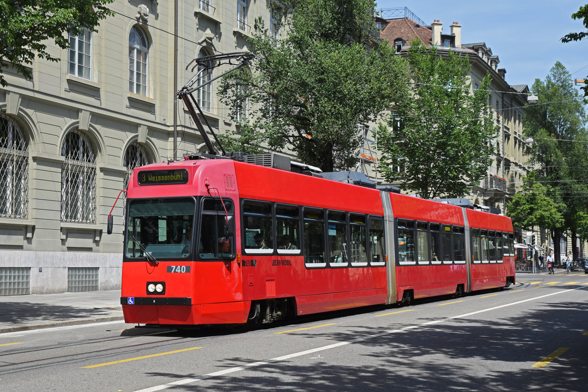 Be 4/6 740 Vevey Tram, auf der Linie 3, fährt durch die Bundesgasse. Die Aufnahme stammt vom 25.06.2019.