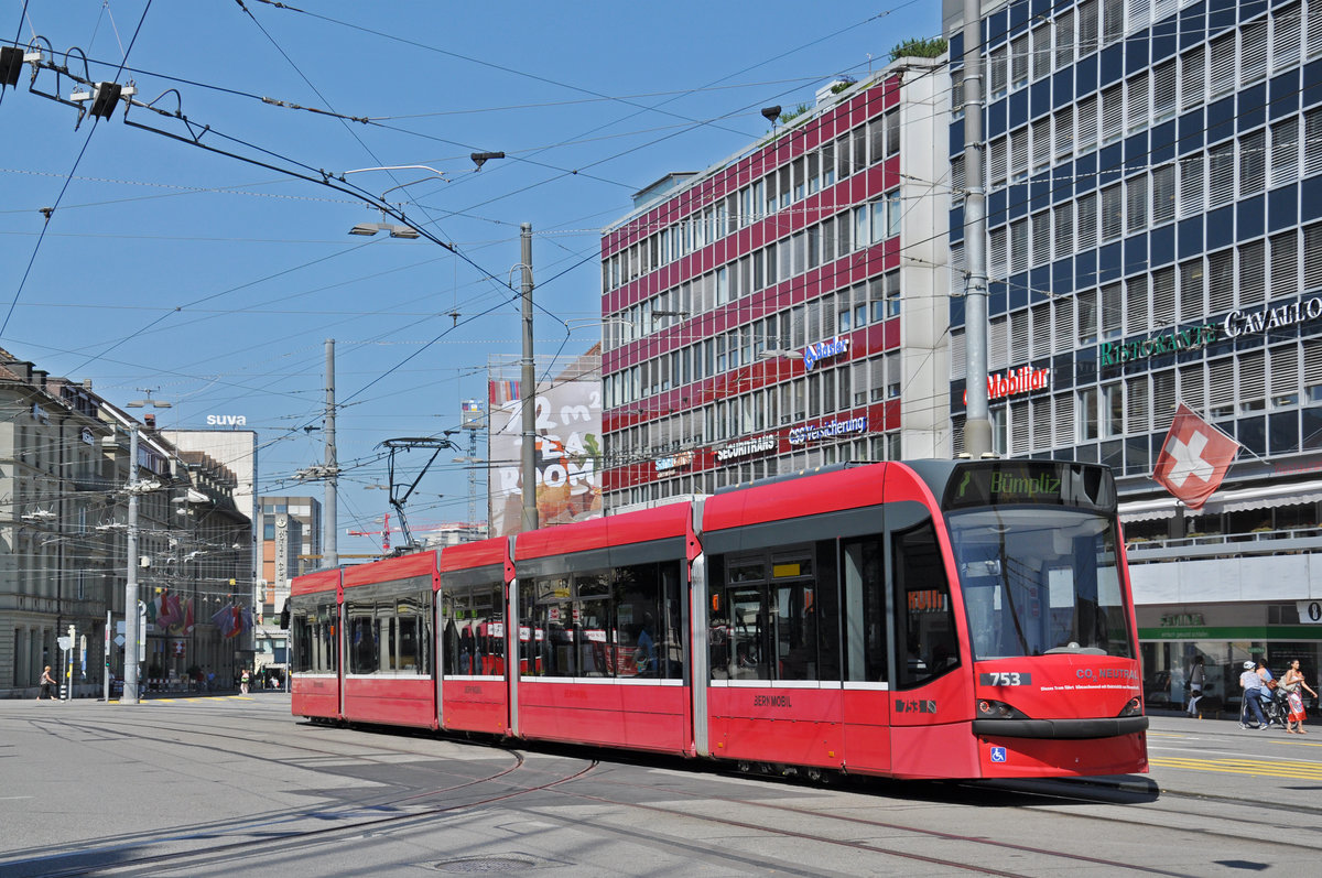 Be 4/6 Combino 753, auf der Linie 7, fährt zur Haltestelle Hirschengraben. Die Aufnahme stammt vom 09.07.2018.