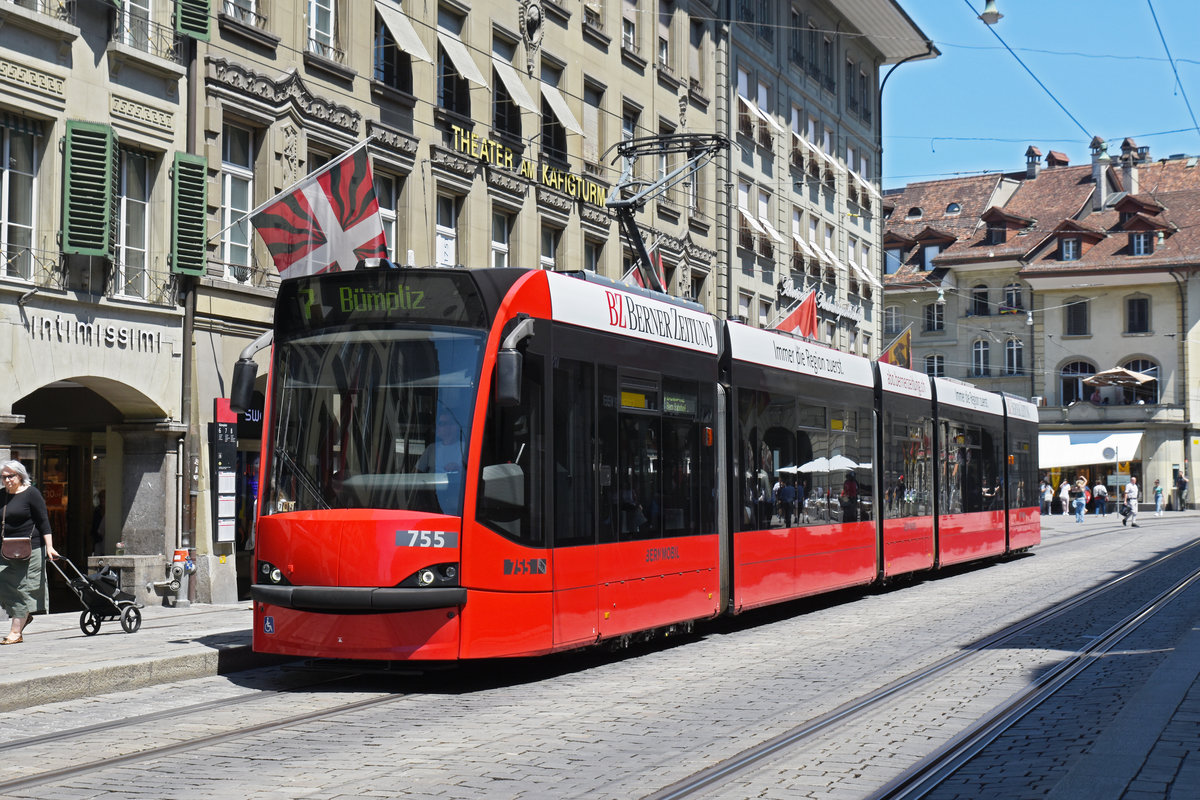 Be 4/6 Combino 755, auf der Linie 7, bedient die Haltestelle Bärenplatz. Die Aufnahme stammt vom 24.06.2020.