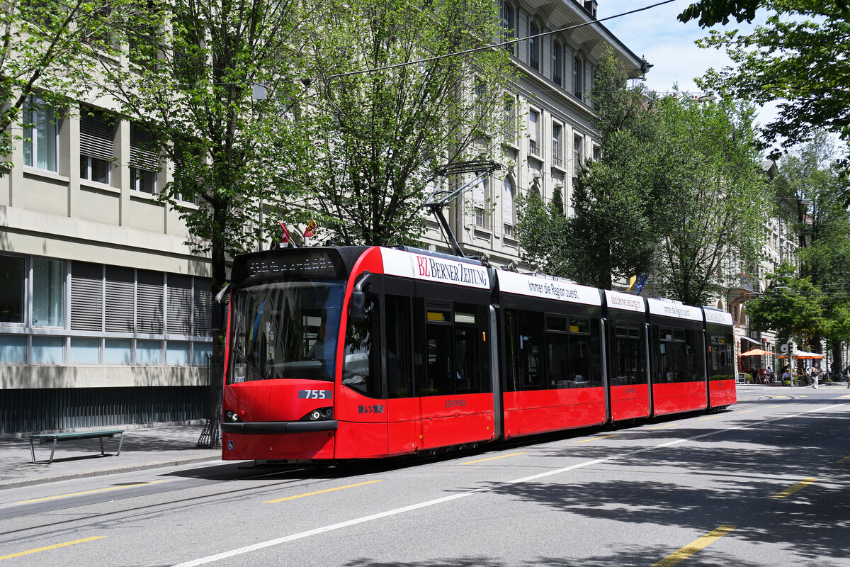 Be 4/6 Combino 755, auf der Linie 3, f�hrt am 15.06.2026 durch die Bundesgasse. Aufnahme Bern.
