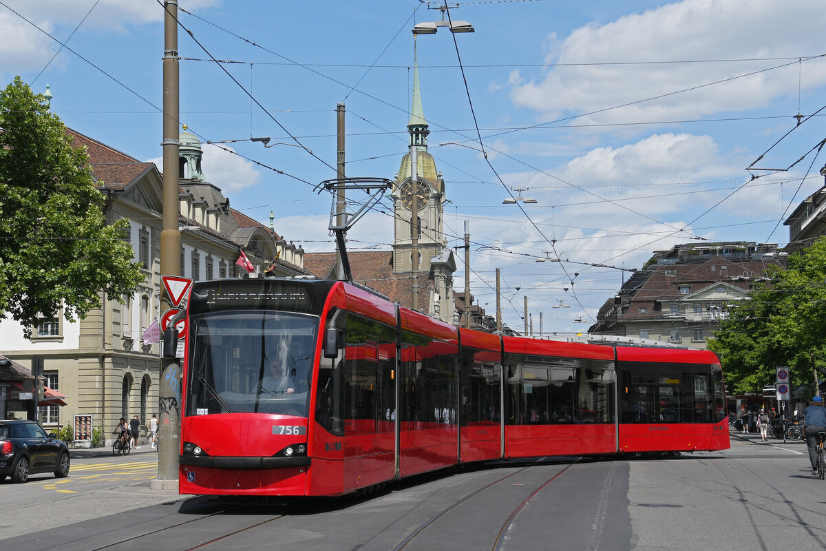 Be 4/6 Combino 756, auf der Linie 3, f�hrt am 15.06.2026 zur Haltestelle Hirschengraben. Aufnahme Bern.
