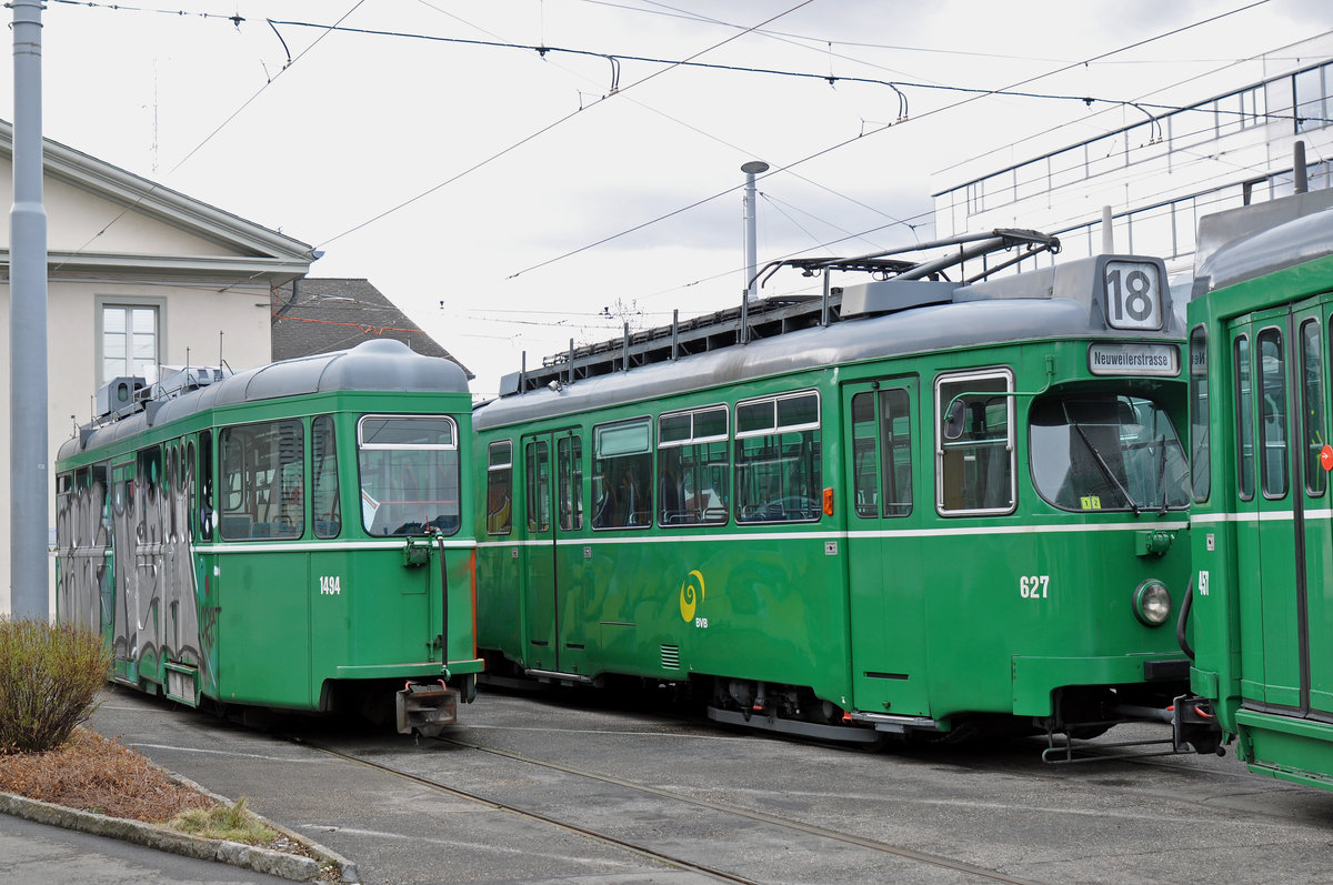 Be 4/6 Düwag 627 genießt seit langer Zeit wieder frische Luft. Wegen Bauarbeiten im Depot mussten diverse Fahrzeuge auf dem Hof des Depots Dreispitz abgestellt werden. Die Aufnahme stammt vom 12.03.2018.