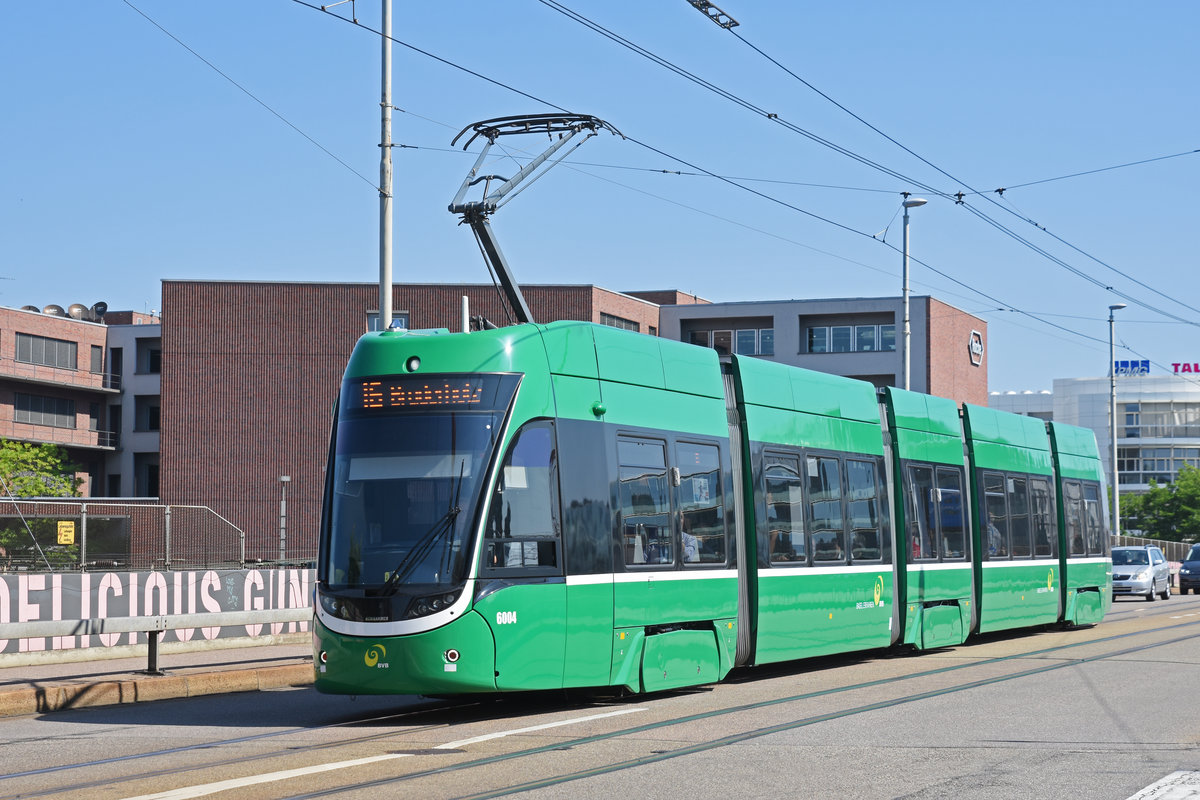 Be 4/6 Flexity 6004, auf der Linie 16, fährt zur Haltestelle IWB. Die Aufnahme stammt vom 07.06.2019.