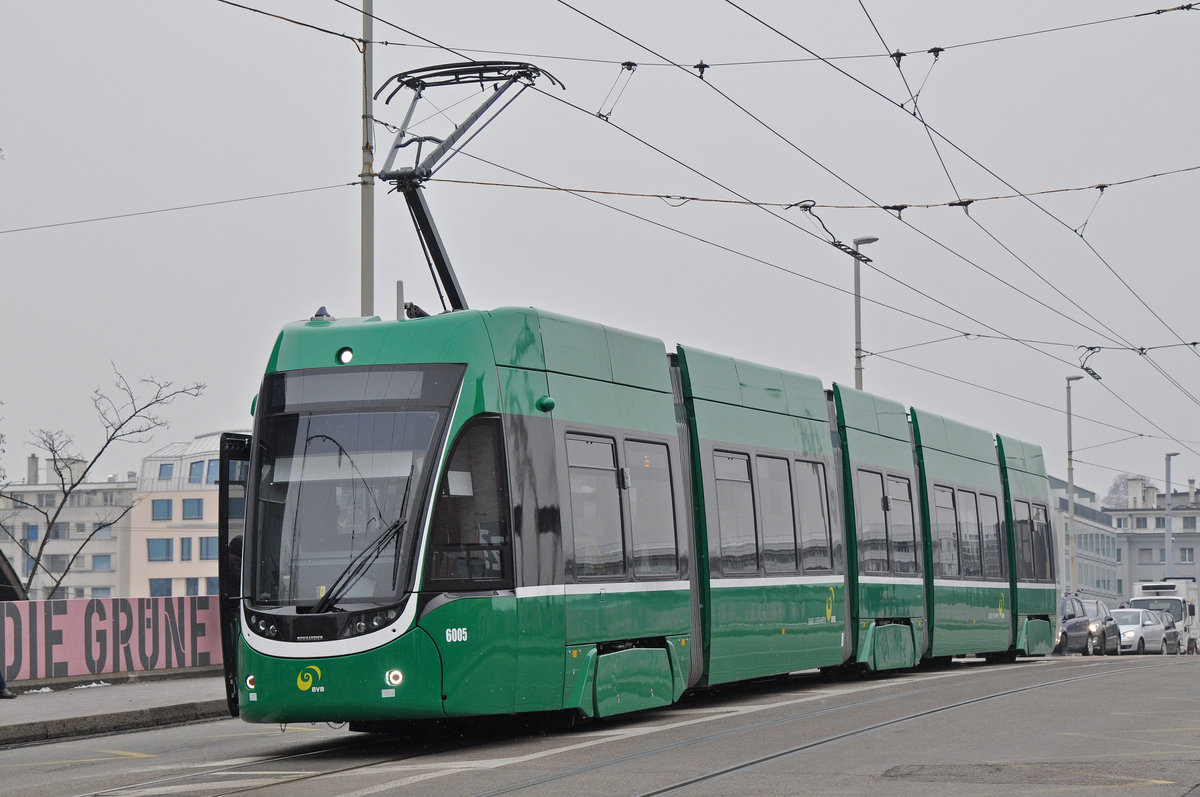 Be 4/6 Flexity 6005, auf der Linie 16, bedient die Haltestelle Markthalle. Die Aufnahme stammt vom 01.03.2018.