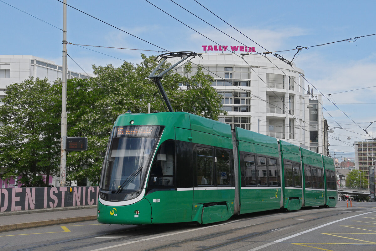 Be 4/6 Flexity 6008, auf der Linie 16, bedient am 03.05.2025 die Haltestelle Markthalle. Aufnahme Basel.