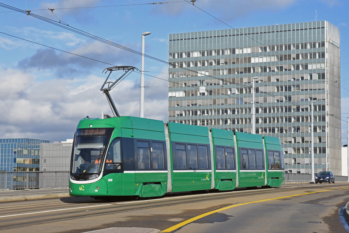 Be 4/6 Flexity 6010 überquert als Dienstfahrt die Dreirosenbrücke. Die Aufnahme stammt vom 13.03.2019.