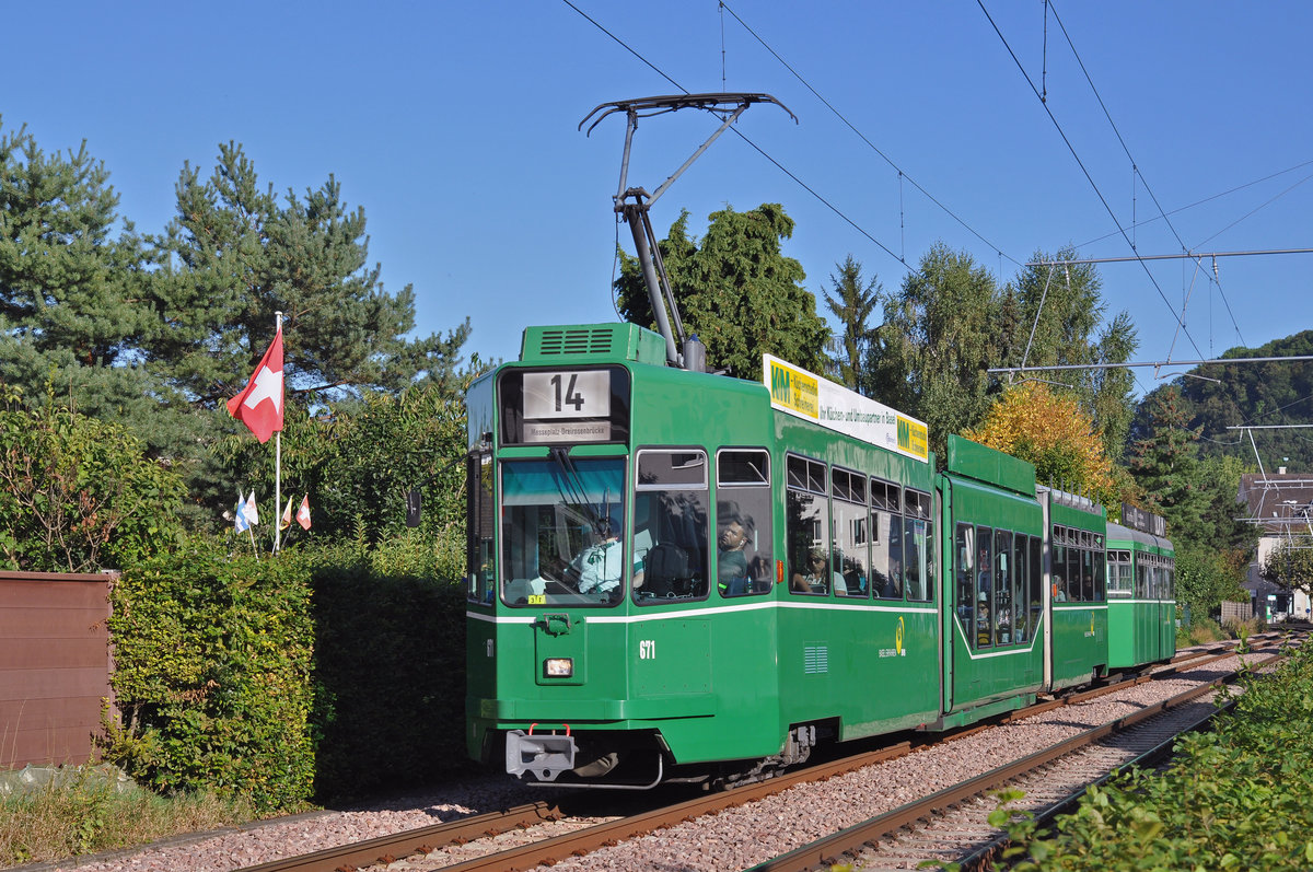 Be 4/6 S 671 zusammen mit dem B 1478,auf der Linie 14, fahren zur Haltestelle Schützenstrasse. Die Aufnahme stammt vom 07.09.2016.