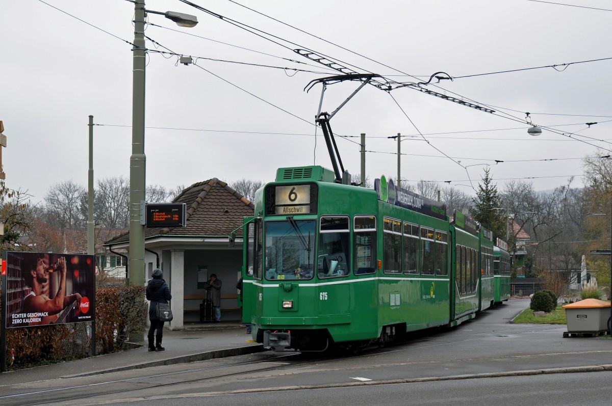 Be 4/6 S 675 zusammen mit dem B 1459, auf der Wegen der Fasnacht umgeleiteten Linie 6, wartet an der Endstation bei der Birsfelden Hard. Die Aufnahme stammt vom 17.02.2016.