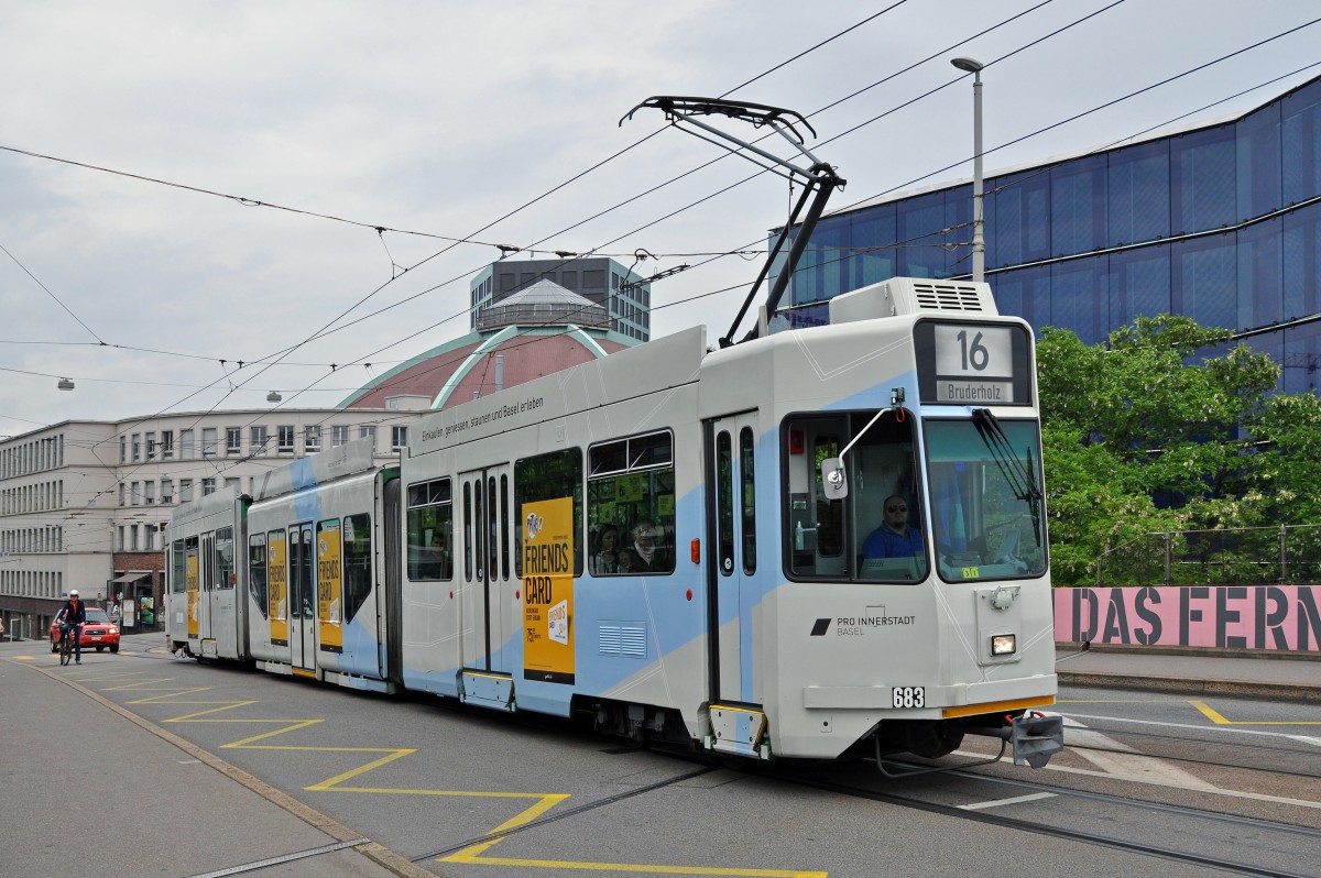 Be 4/6 S 683 mit der Pro Innerstadt Werbung auf der Linie 16 bedient die Haltestelle Markthalle. Die Aufnahme stammt vom 16.05.2015.