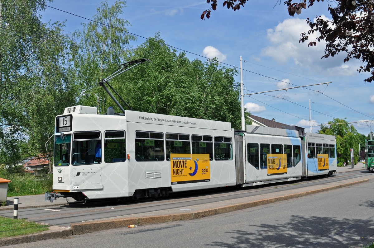 Be 4/6 S 683 mit der Pro Innerstadt Werbung wartet an der Endstation der Linie 15 auf dem Bruderholz. Die Aufnahme stammt vom 18.05.2015.