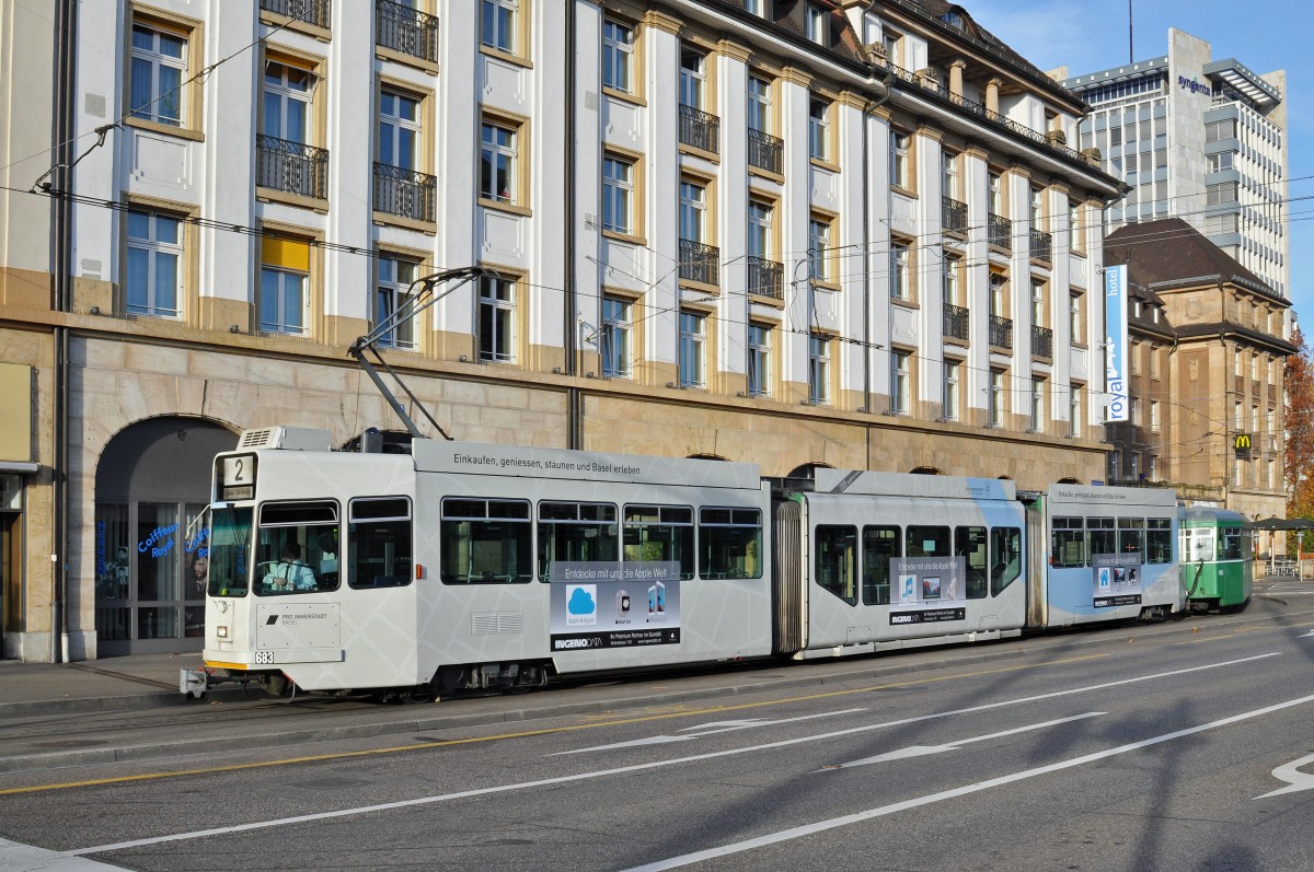 Be 4/6 S 683, mit der Pro Innerstadt Werbung, auf der Linie 2 wendet am Badischen Bahnhof. Die Aufnahme stammt vom 08.11.2015.