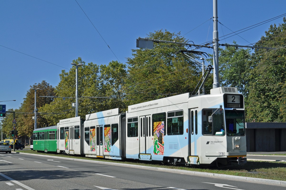 Be 4/6 S 683 zusammen mit dem B 1450 auf der Linie 2 fährt in die Schlaufe beim Eglisee. Die Aufnahme stammt vom 07.09.2015.