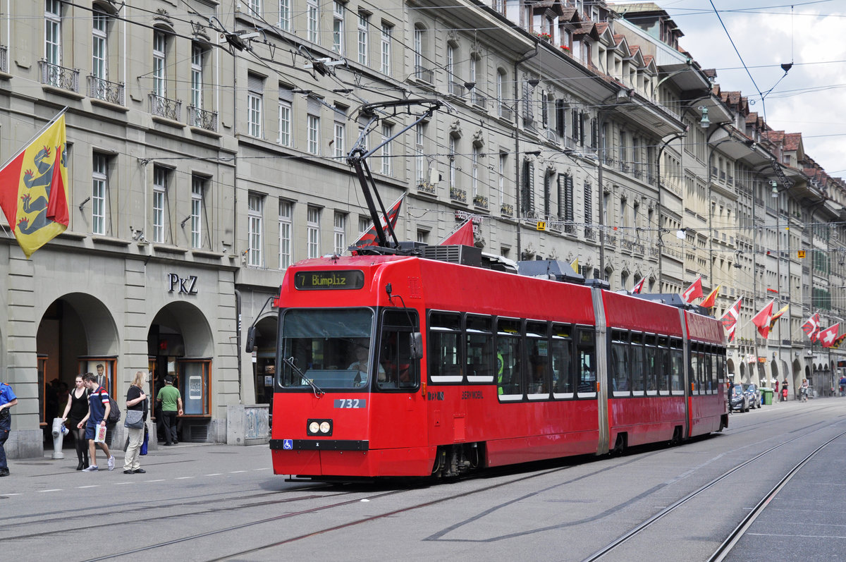 Be 4/6 Vevey Tram 732, auf der Linie 7, fährt zur Haltestelle beim Bahnhof Bern. Die Aufnahme stammt vom 22.05.2018.