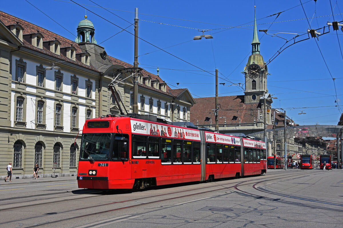 Be 4/6 Vevey Tram 741, auf der Linie 7, fährt zur Haltestelle Hirschengraben. Die Aufnahme stammt vom 08.07.2022.