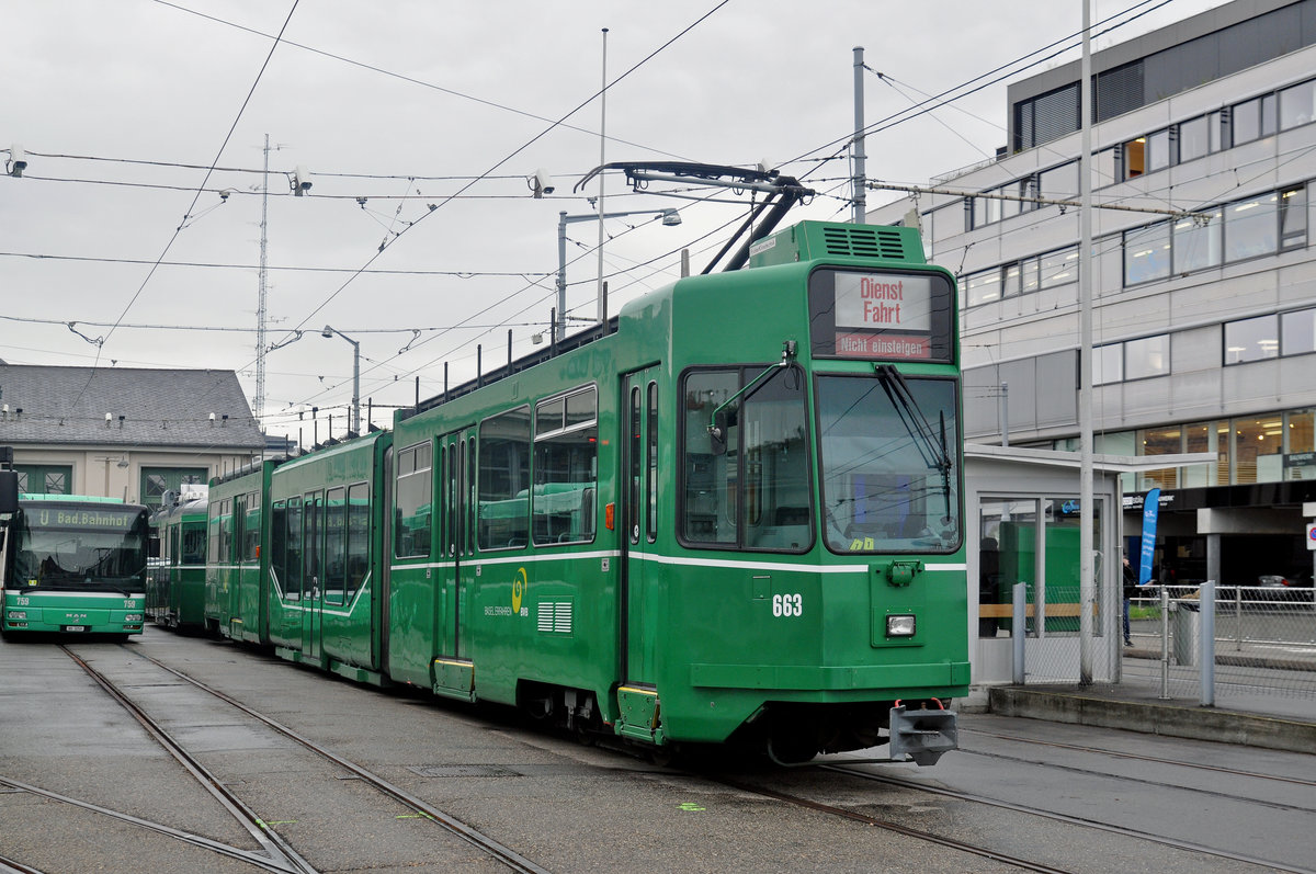 Be 4/6S 663 ist beim Depot Dreispitz abgestellt. Das Fahrzeug wird später nach Sofia Verladen und erhält dort eine zweite Heimat. Die Aufnahme stammt vom 13.09.2017. 