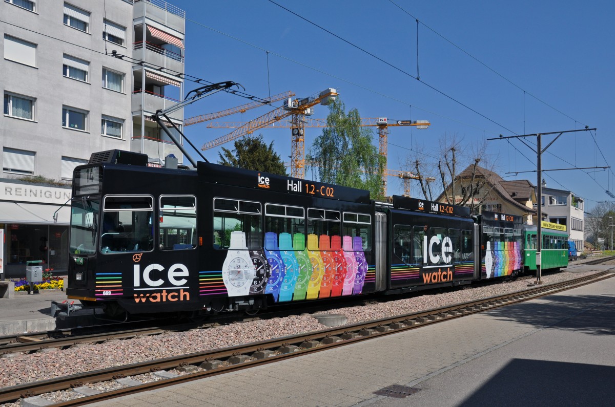 Be 4/6S 669 mit der Werbung für ICE Uhren auf der Linie 14 an der Abfahrtshaltestelle in Pratteln. Die Aufnahme stammt vom 09.04.2014.